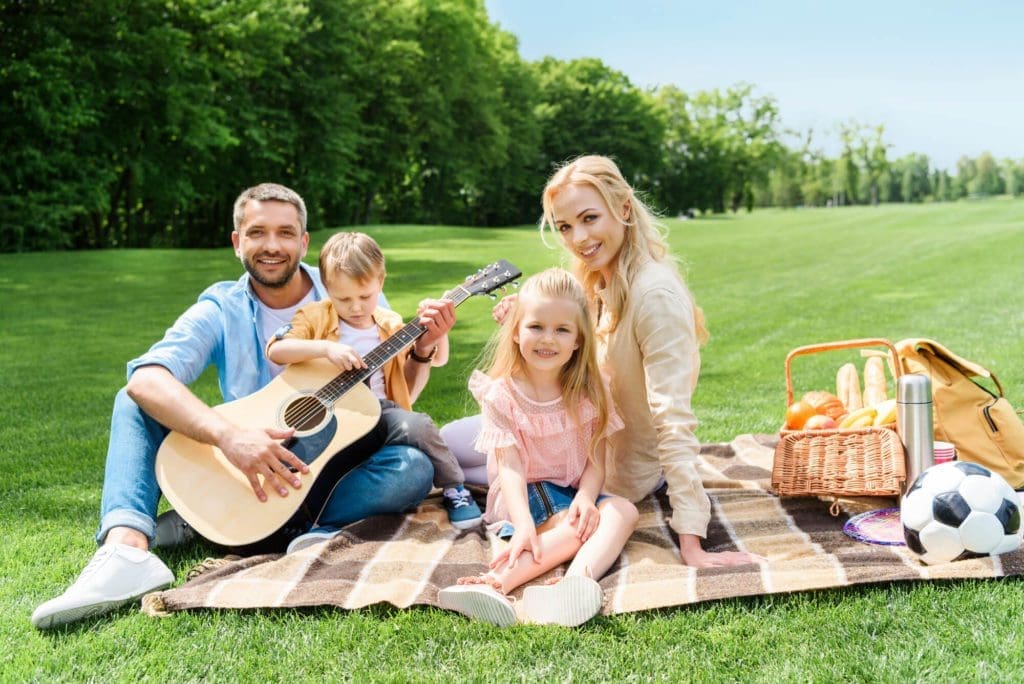 img-How-Hiring-a-Maid-Could-Help-You-to-Spend-More-Time-with-Your-Kids
